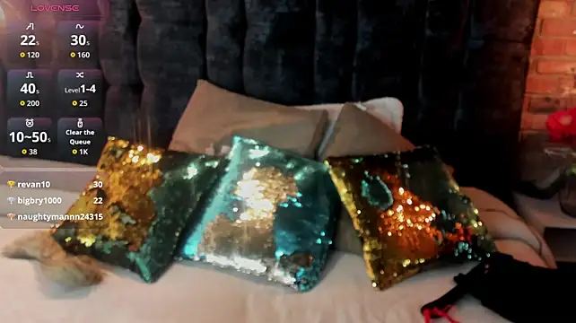 Chatroom XXX en direct de Issa_Milf__