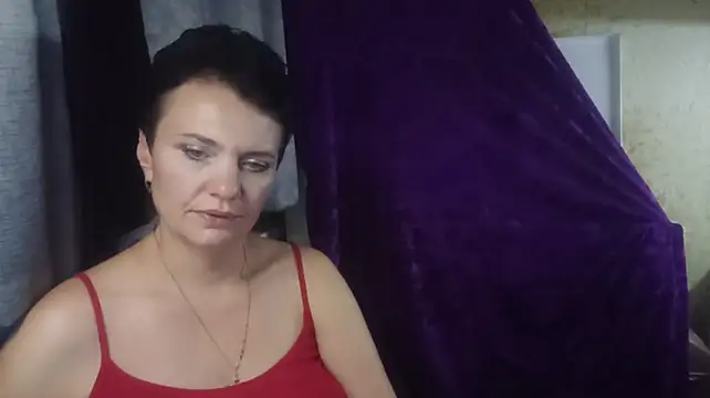 HotMamaQueen234 live XXX chat