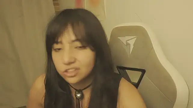 EmmitaGarcia live XXX chat