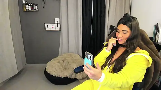 Charlott__V Chat XXX in diretta
