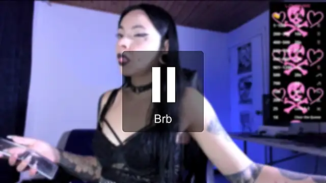 emilydolll666 live XXX chat