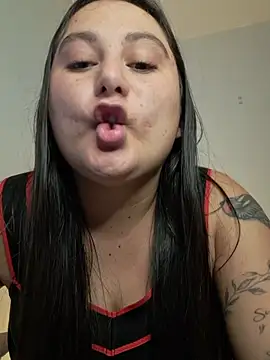 Chatroom XXX en direct de EmaTramel1