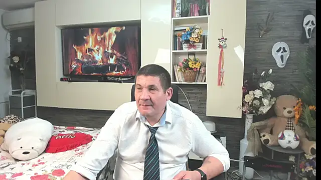 SpartacusDaddy48 XXX чат на живо