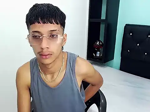 brayan__hot__: онлайн-секс-чат