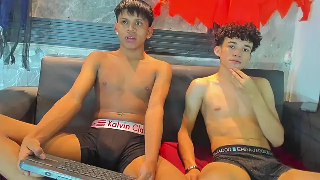 Chatroom XXX en direct de Nccouple_bless