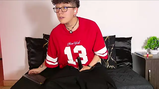 alex_noa's Live XXX Chat