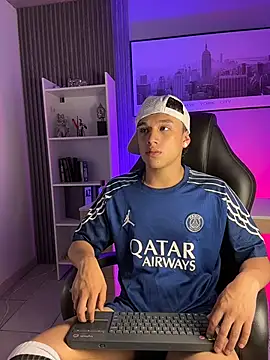 XXX chat uživo modela Dominik_Souza