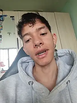 Chatroom XXX en direct de heyy_noah11