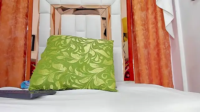 צ'אט XXX בשידור חי של Skarleth_sexy69