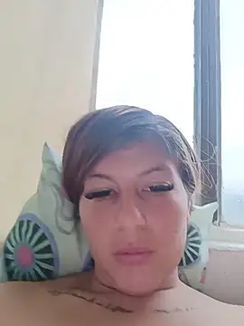 Nahomi-lov live XXX chat