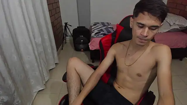 Aron_Boyy Live XXX-chat