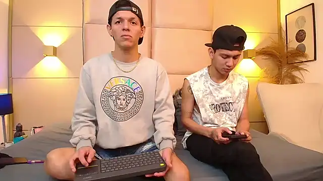 Marcus_and_Tony – Live XXX-chat