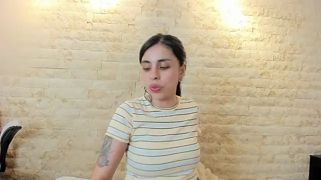Chatroom XXX en direct de annie_shine_