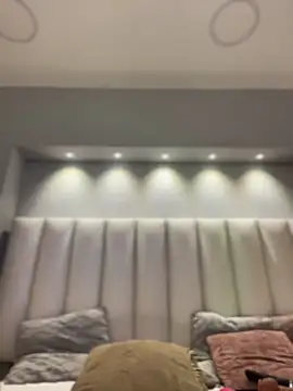 Živý XXX chat MiahWindsor