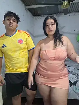 ParejaCurvy20 webcam show