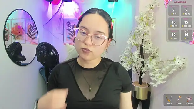 XXX chat uživo modela Shady_bug