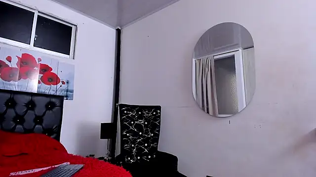 pinky_f00x XXX чат на живо