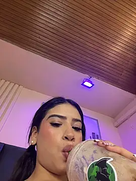 Chatroom XXX en direct de sophi_velvet