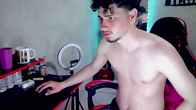 Chatroom XXX en direct de Atom_Hot