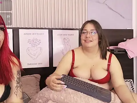 Velvetmoon_as live XXX chat
