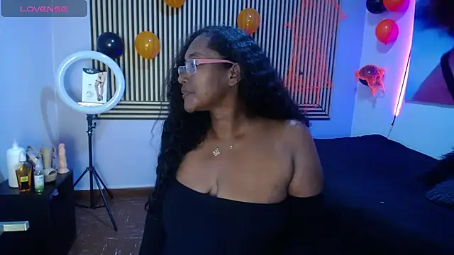 bellanoir18のライブXXXチャット