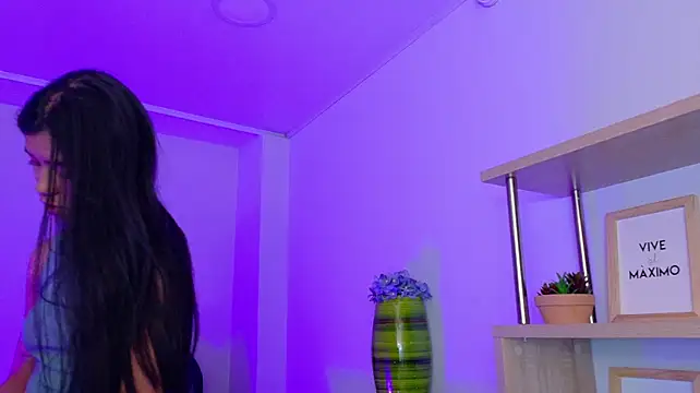 XXX chat uživo modela EmmiShery