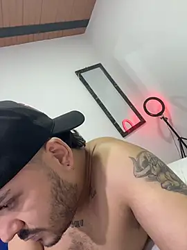 צ'אט XXX בשידור חי של Kevin_Spenser