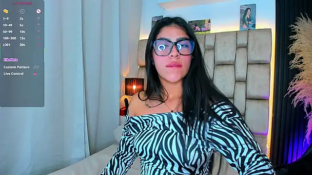 Chatroom XXX en direct de little_sophie18