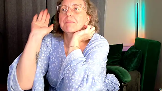 JoannaAndNeighbour live XXX chat