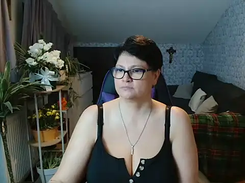 Newgirl4you live XXX chat