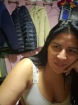Lamorenaa_ live XXX chat