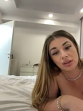 IsabellaEtthan XXX чат на живо
