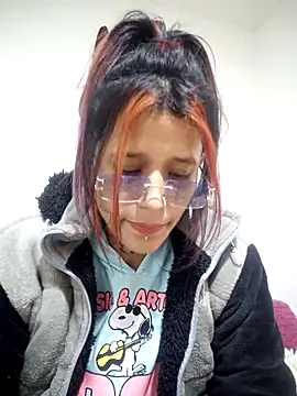 Chat +18 de Lya_Ross19 ao vivo