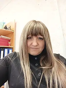 Office_Albertina: онлайн-секс-чат