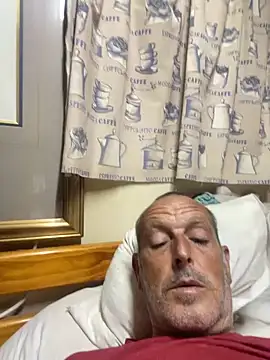 Chatroom XXX en direct de GeldenKuy