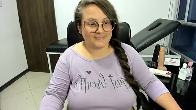 Czat XXX na żywo – SaraThonson_