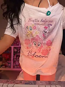 kaithra Chat XXX in diretta