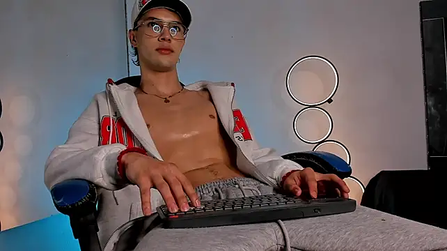 Alexxus_Smith élő XXX-chatje