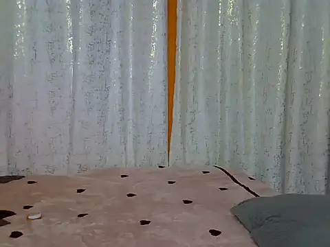 Chatroom XXX en direct de silkynova
