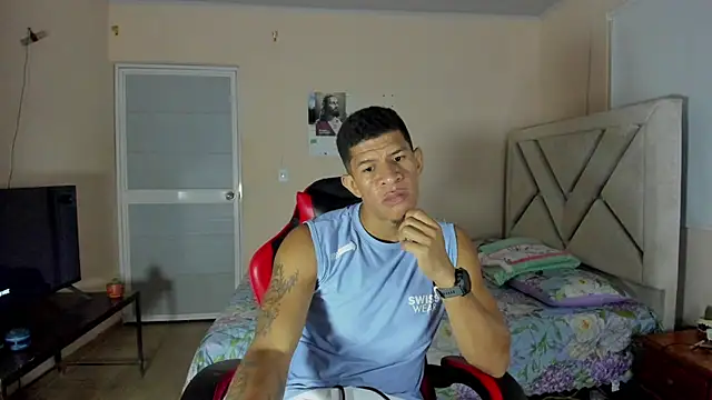 Felipe-ReyesF4 – Naživo XXX chat