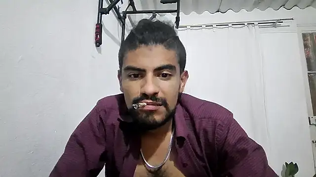 JBond007BBC Adlı Modelin Canlı XXX Sohbeti