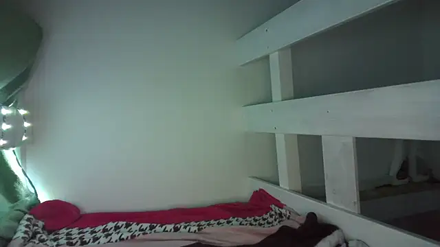 SlyLady live XXX chat