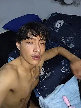 TonnyBottom live XXX chat
