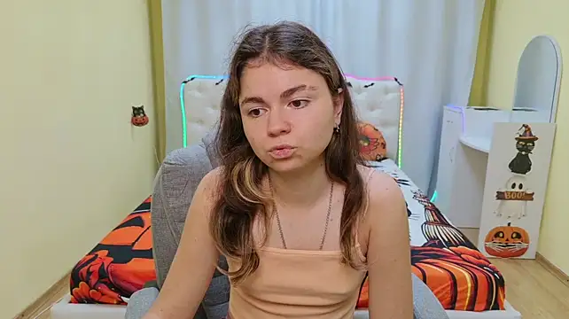 TinaRedly Chat XXX live