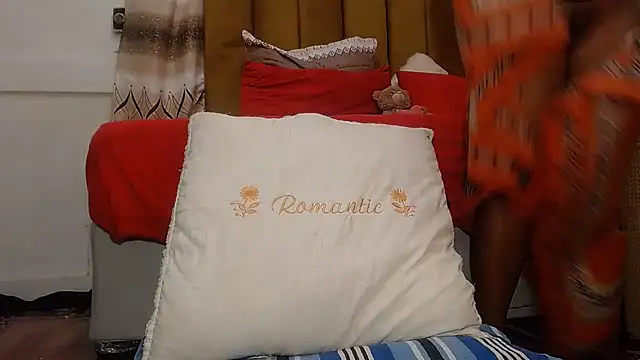 RoundaAssx22 live XXX chat