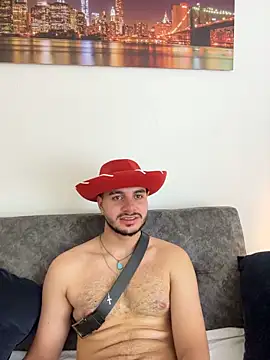Онлайн чат XXX AmadeoWild