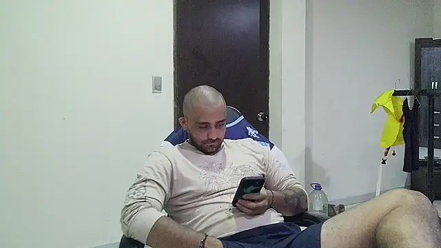 aronmiller404 Live XXX-chat