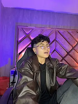 ian_mathias_'s Live XXX Chat