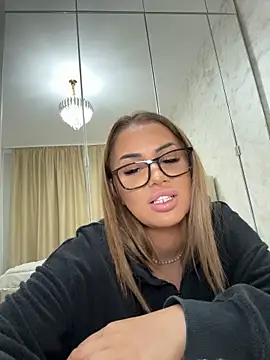 Chatroom XXX en direct de KirstieVegas