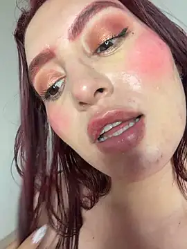 VioletPearson Adlı Modelin Canlı XXX Sohbeti